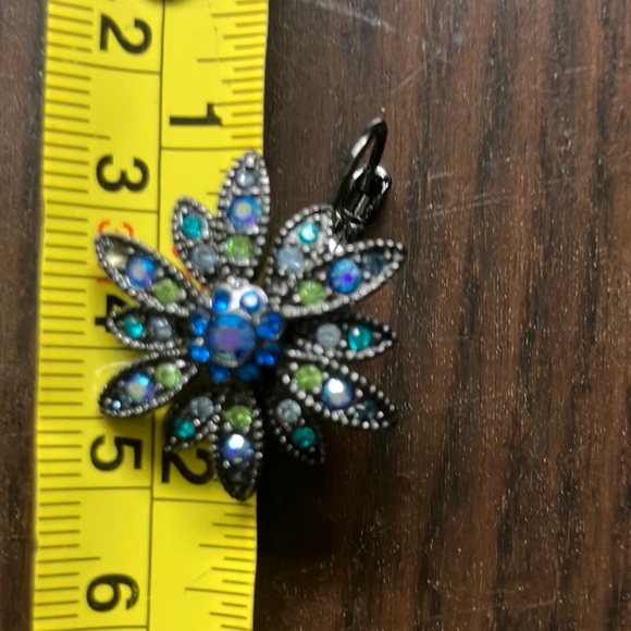 Joan Rivers Collection Flower Aurora Borealis Earrings - Picture 3 of 4